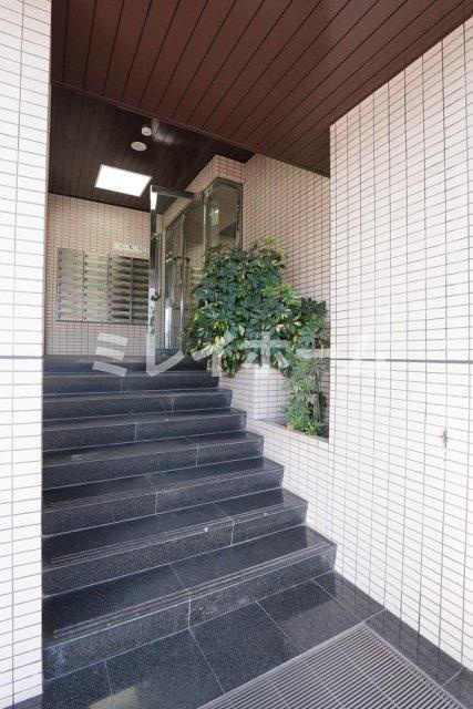 ハイツベルグ上池台のエントランス