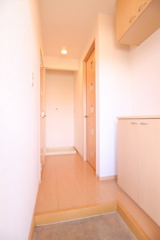 パルティーダイーストの玄関
