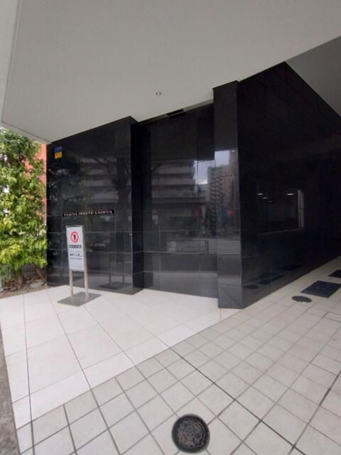 クレイシア文京春日のエントランス