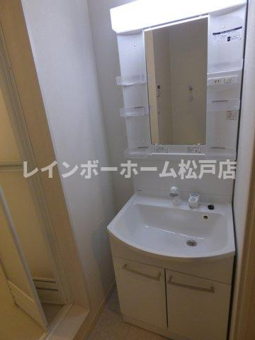 オークプレイスの洗面所|コンパクトで使いやすい洗面所