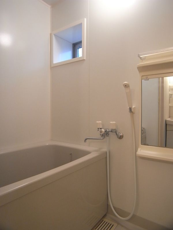 リリックコートひまわり の浴室