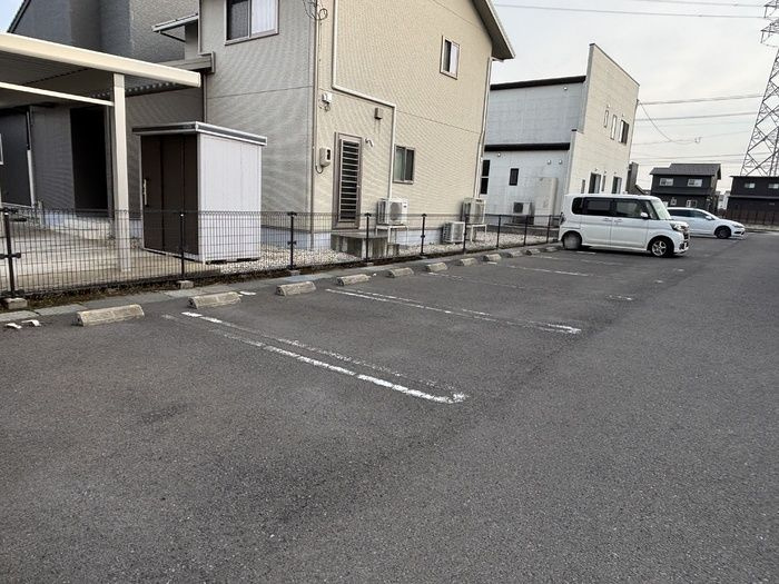 グランハート　A棟の駐車場