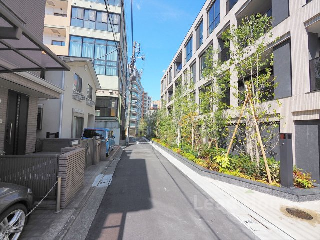 【その他】 | グランリビオ恵比寿 | 前面道路