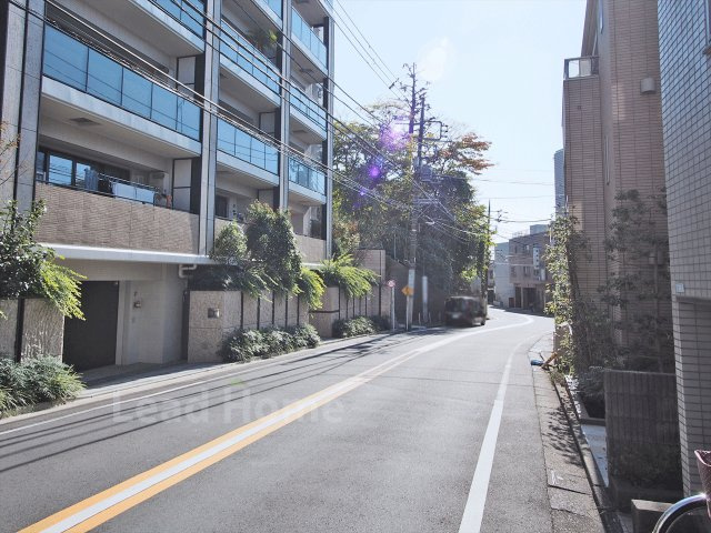 【その他】 | パークホームズ自由が丘 | 前面道路