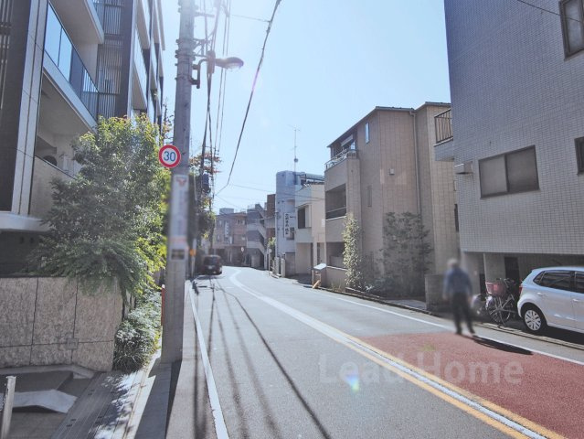 【その他】 | パークホームズ自由が丘 | 前面道路