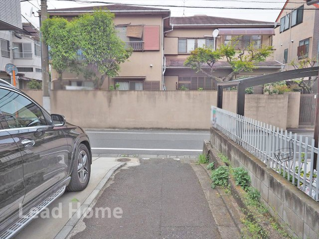 【前面道路含む現地写真】 | 目黒区五本木1丁目 | 見通しが良く綺麗な舗装道路となっております！毎日の徒歩通勤やお子様の登下校も安全に行えて安心です♪