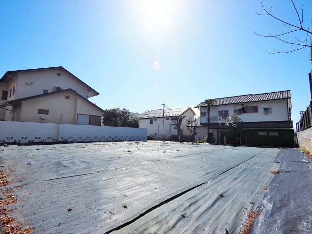 【外観】 | 目黒区緑が丘2丁目 | 太陽の光が心地よく注ぐ陽当り良好な土地です！明るく暖かな空間でご家族みんなが快適に過ごせます♪