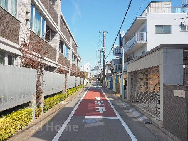 【その他】 | パークホームズ下目黒 | 前面道路
