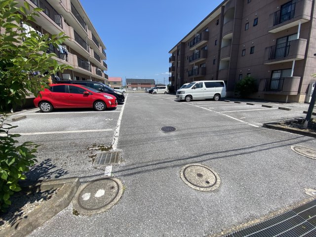 【駐車場】