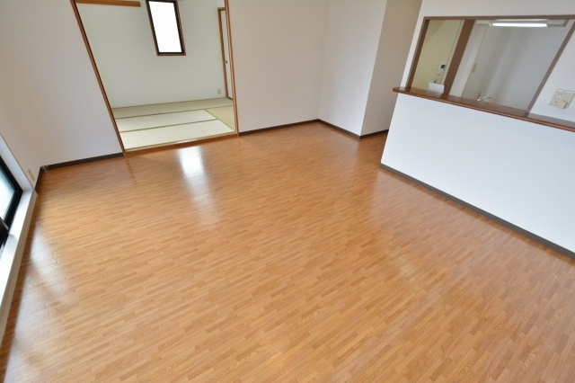 角部屋住戸で過ごしやすく、おすすめです。