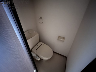 温水洗浄便座付きのトイレです♪