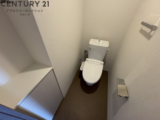 温水洗浄便座付きのトイレです♪