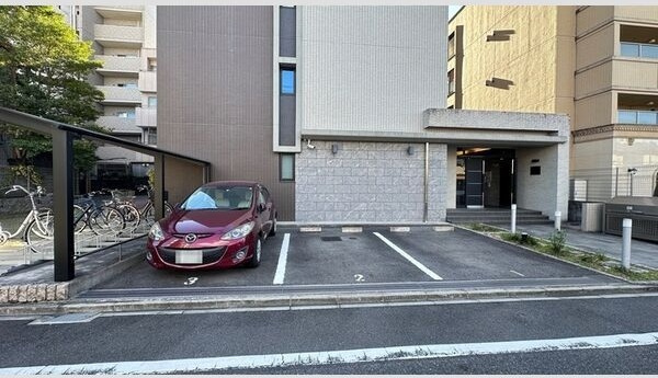 グランコート　東山の駐車場