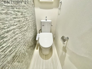 温水洗浄便座付きのトイレです！