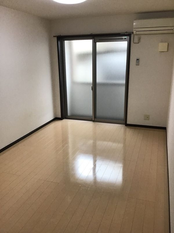 フジパレス夙川江上町の居間・リビング