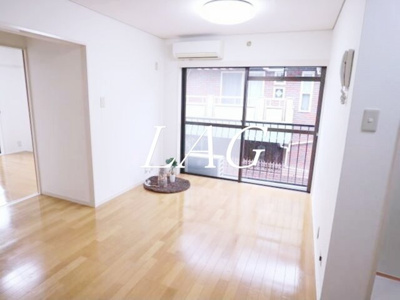 【居間・リビング】 | クランツ目黒 | 洋室のお部屋（小物はイメージ）です。