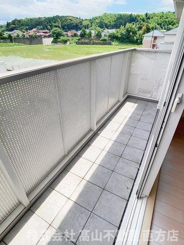 宮若市沼口のアパートのバルコニー