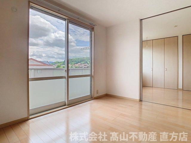 宮若市沼口のアパートの洋室