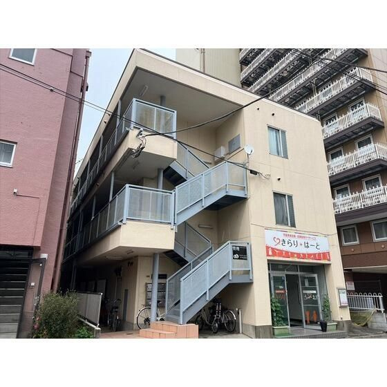 シャルム本厚木の外観