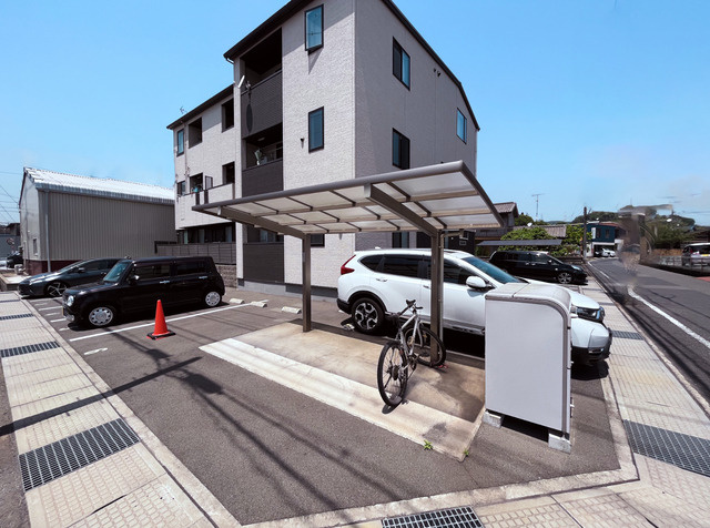 グランエールの駐車場