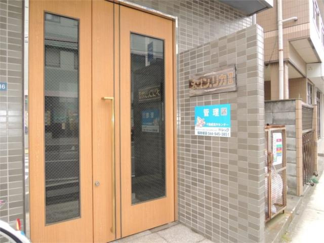 メゾン梨花ＩＩのエントランス