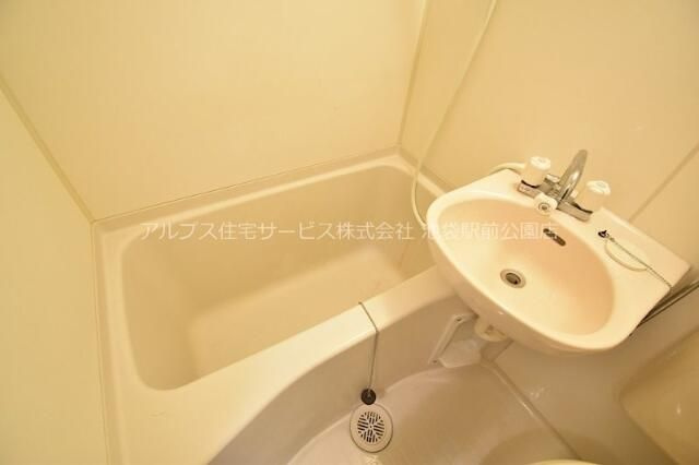 ホワイトパレスひばりが丘の洗面所