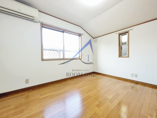 ラ・フローレ駒沢 の居間・リビング|洋室のお部屋です。