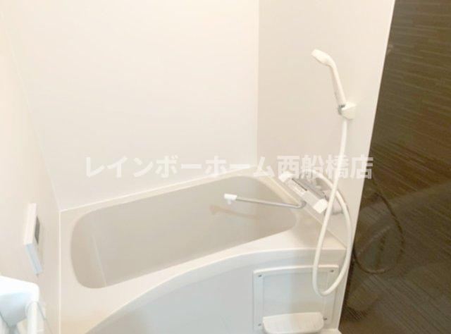 フローリッシュ津田沼IIIの浴室