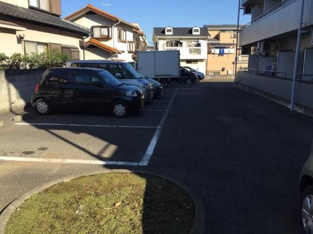 エスケイケイビルの駐車場