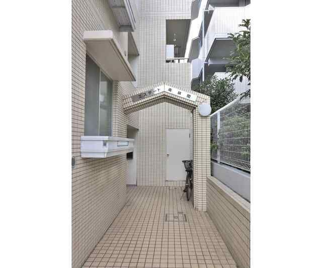 大和市南林間２丁目の賃貸マンションのエントランス