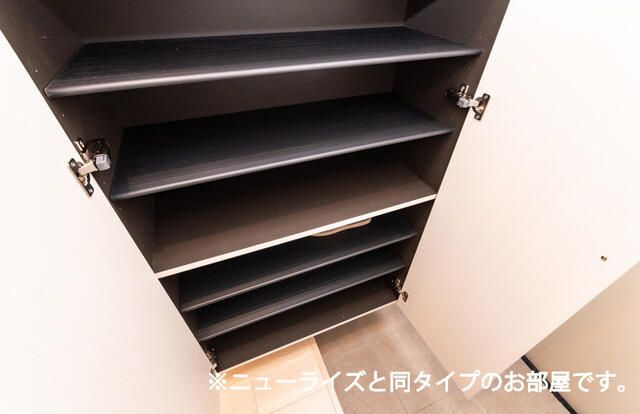 レスポワール　Ａの玄関