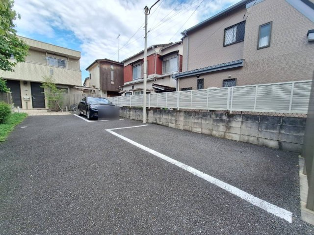 メゾン　パルクの駐車場