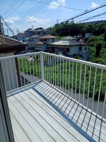 北吉見横川様貸家のバルコニー|バルコニー付きです