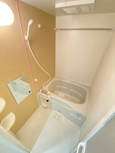 尼崎市東園田町２丁目のアパートの浴室