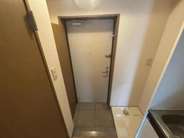 相模原市南区上鶴間本町５丁目の賃貸マンションの玄関