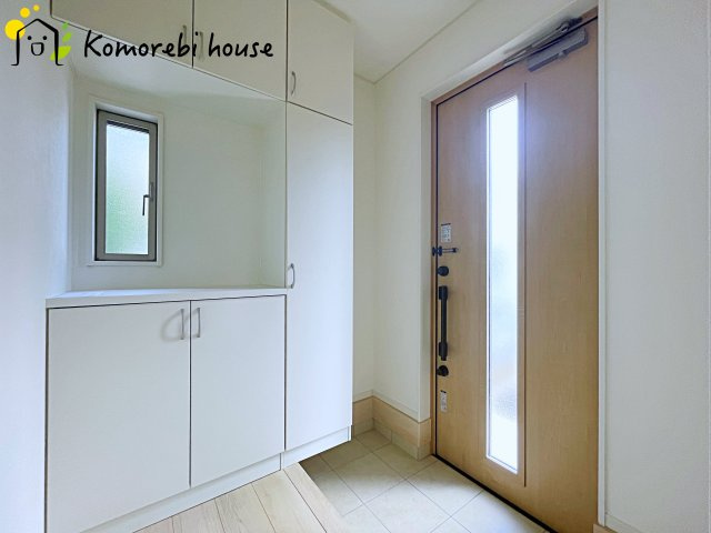 鴻巣市箕田　中古戸建　の玄関|ゆったりとした玄関です