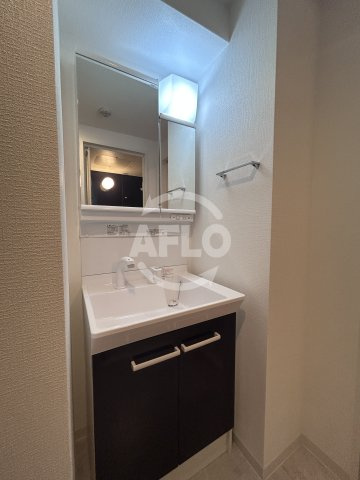 Luxe新大阪1の独立洗面台|Luxe新大阪I　洗面台