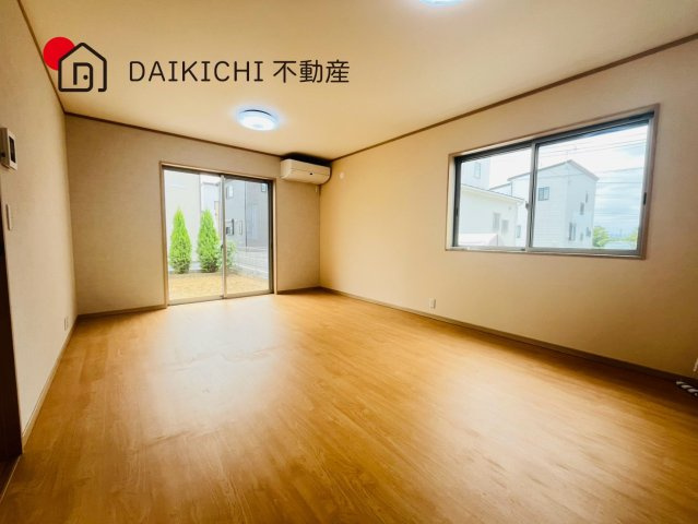 【居間・リビング】 | 行田市大字持田　中古戸建