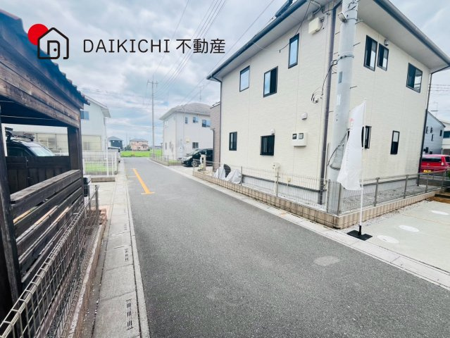 【前面道路含む現地写真】 | 行田市大字持田　中古戸建