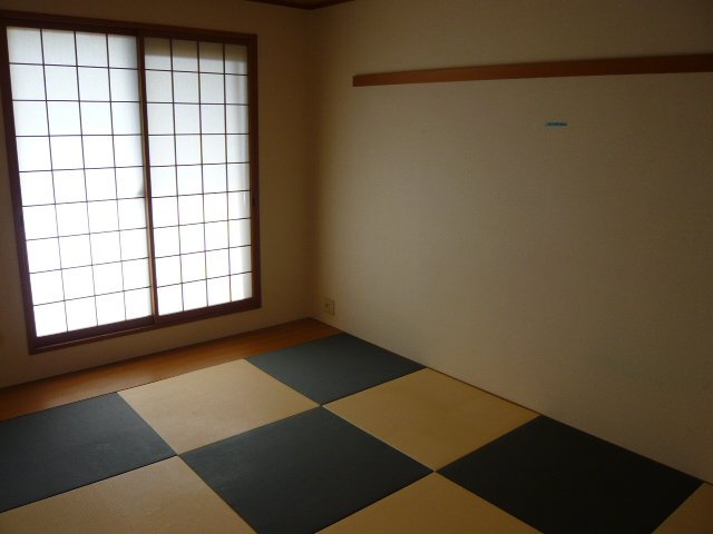 NEST刀根山の居間・リビング