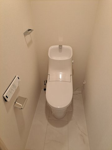 【トイレ】 | アリエス | キレイな個室空間です