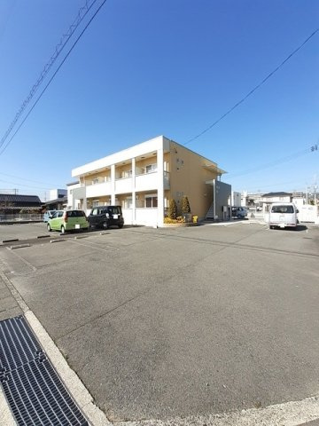シャンテ　カノンの駐車場
