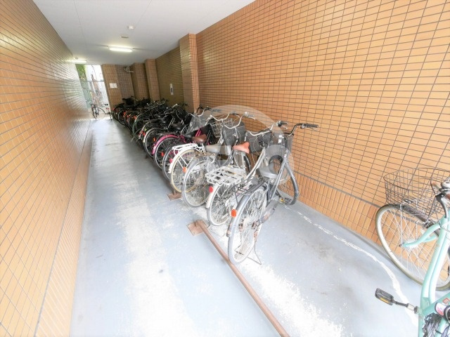 ドミール堺筋本町のその他共用部分|ドミール堺筋本町　駐輪場