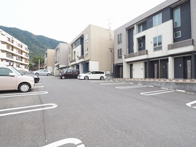 【駐車場】 | ラインハイム足立山Ｄ | 車をお持ちの方に嬉しい駐車場付きの物件です