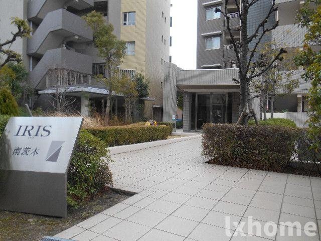 イリス南茨木のエントランス|ゆとりのあるエントランスです
