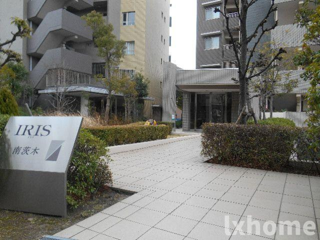 イリス南茨木のエントランス|建物の内部です