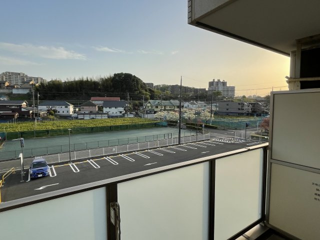 稲城市東長沼の賃貸マンションの展望
