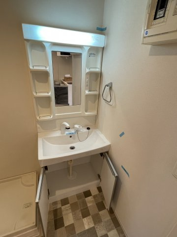 稲城市東長沼の賃貸マンションの洗面所