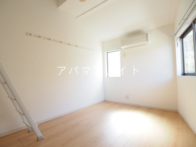 【寝室】 | 使い勝手のいい寝室です
