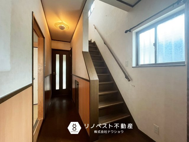 東大阪市池之端町の玄関|【リノベスト不動産】弊社では売却のご相談も受付中！まずは一度ご相談ください♪
